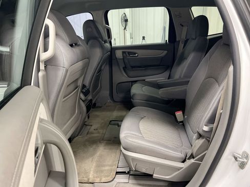 Used 2016 Chevrolet Traverse LT w/ Style and Technology Package FWD image 22