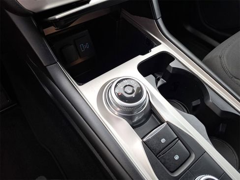 Used 2021 Ford Explorer XLT image 11