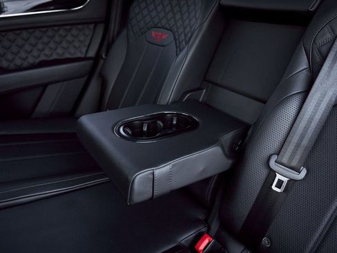 Used 2022 Bentley Bentayga image 47