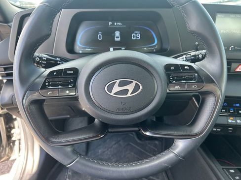 Used 2025 Hyundai Elantra Sport FWD image 16