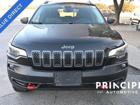 Used 2020 Jeep Cherokee Trailhawk image 3