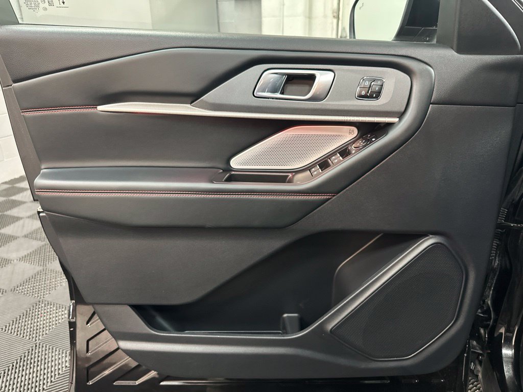 Used 2025 Ford Explorer ST w/ Sun And Sound Package AWD/4WD image 16