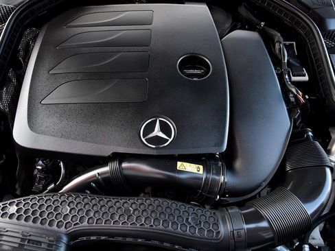 Used 2021 Mercedes-Benz C 300 4MATIC Sedan w/ Premium Package image 19