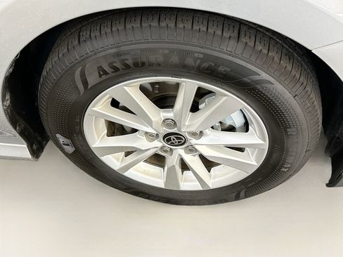 Used 2025 Toyota Camry LE image 11