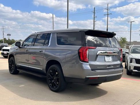 Used 2022 GMC Yukon XL SLT w/ SLT Premium Package image 9