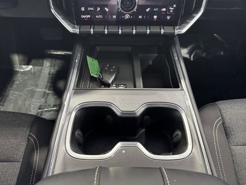 Used 2025 GMC Acadia Elevation image 23