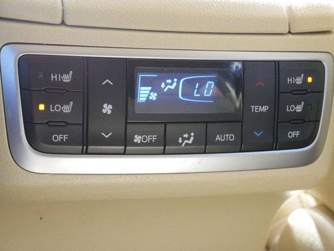 Used 2019 Toyota Highlander Limited Platinum image 17