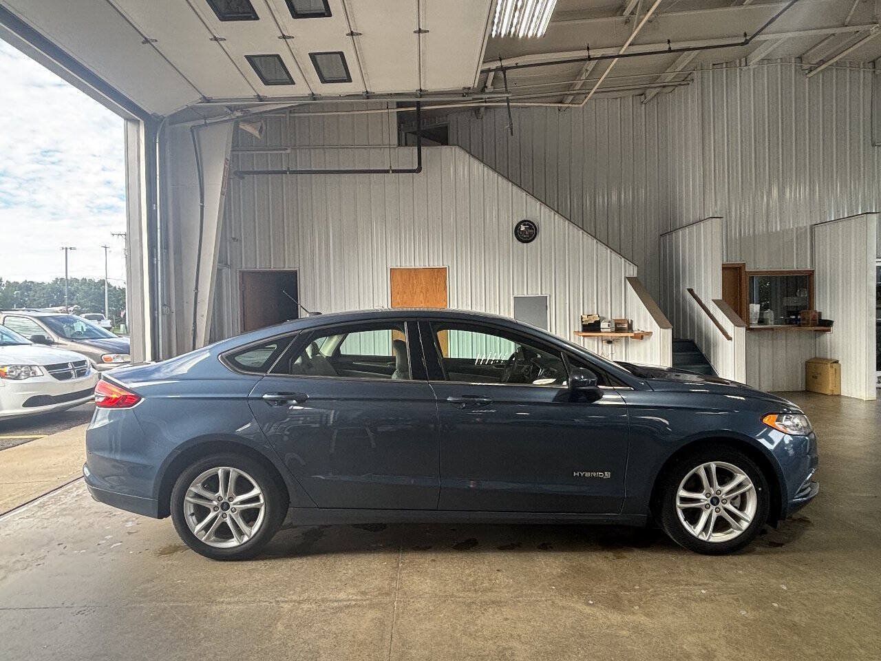 Used 2018 Ford Fusion S FWD image 2