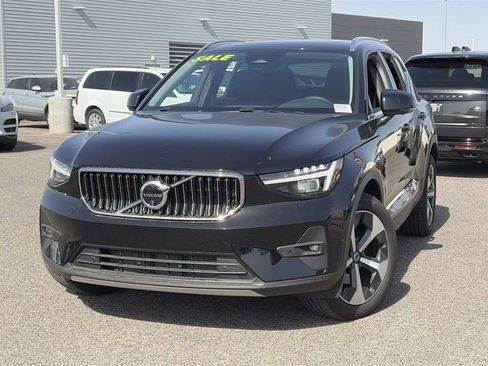 Certified 2025 Volvo XC40 B5 Plus w/ Protection Package Premier AWD/4WD image 3