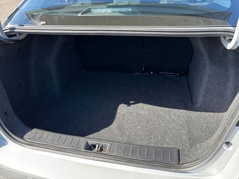 Used 2025 Nissan Versa SV image 29