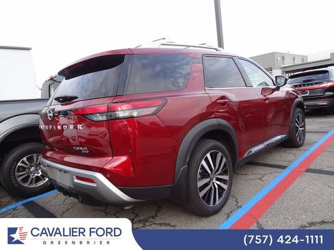 Used 2024 Nissan Pathfinder Platinum AWD/4WD image 5