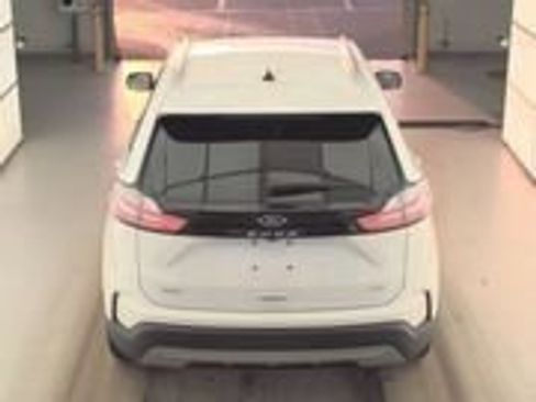 Used 2022 Ford Edge SEL w/ Convenience Package image 6