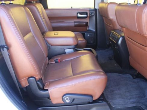 Used 2016 Toyota Sequoia Platinum image 12
