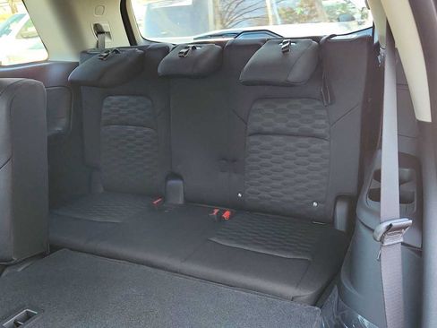 Used 2024 Nissan Pathfinder S FWD image 21