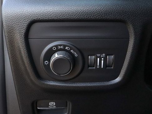 New 2025 Jeep Grand Cherokee Laredo X w/ Luxury Tech Group I image 11