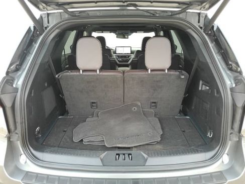 Used 2025 Ford Explorer Platinum w/ LUX Leather Package AWD/4WD image 9