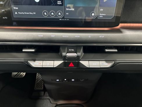 Certified 2024 Kia EV9 GT-Line AWD/4WD image 25