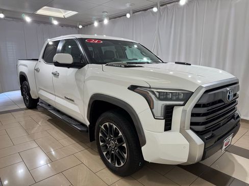Used 2024 Toyota Tundra Limited AWD/4WD image 7