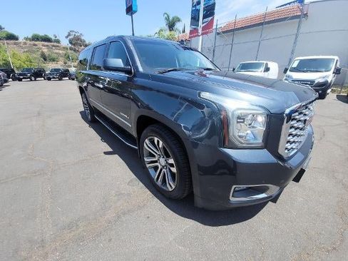 Used 2020 GMC Yukon XL Denali AWD/4WD image 2