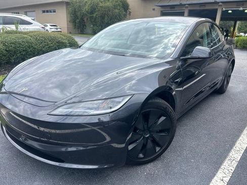 Used 2024 Tesla Model 3 Standard Range RWD image 1