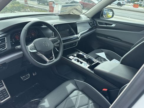 New 2026 Volkswagen Atlas Peak Edition image 14