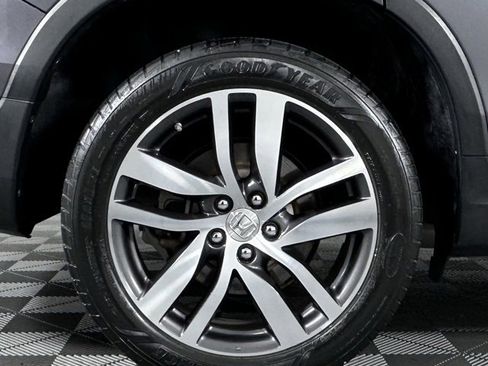 Used 2016 Honda Pilot Touring image 11