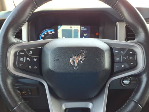 Used 2024 Ford Bronco Outer Banks AWD/4WD image 25