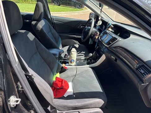 Used 2016 Honda Accord EX image 10