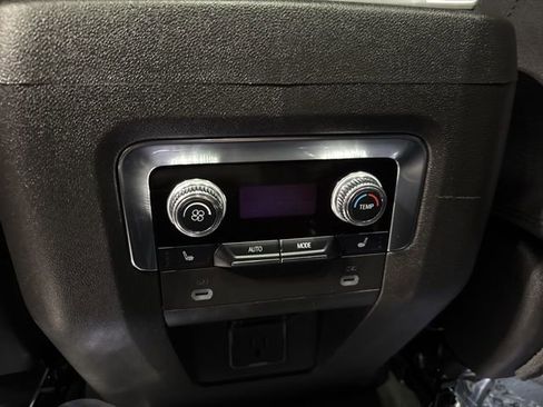 Used 2024 GMC Yukon AT4 AWD/4WD image 25