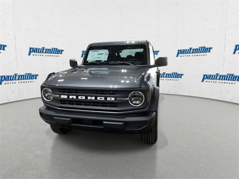 New 2025 Ford Bronco 4-Door image 4