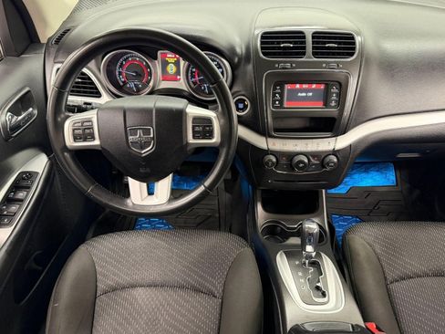 Used 2019 Dodge Journey SE w/ Connectivity Group FWD image 22