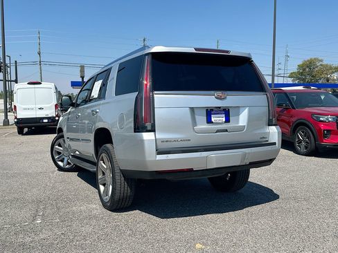 Used 2015 Cadillac Escalade Luxury AWD/4WD image 6