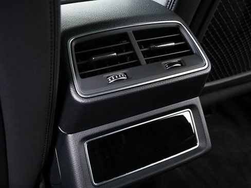 Used 2024 Audi Q8 e-tron Premium Plus image 21