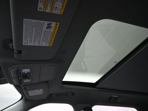 Certified 2023 Ford Explorer XLT w/ Equipment Group 202A image 20