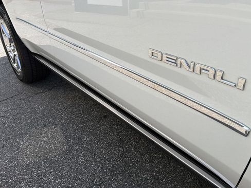 Used 2016 GMC Yukon Denali w/ Open Road Package AWD/4WD image 7