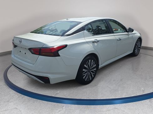 Used 2025 Nissan Altima 2.5 SV FWD image 5