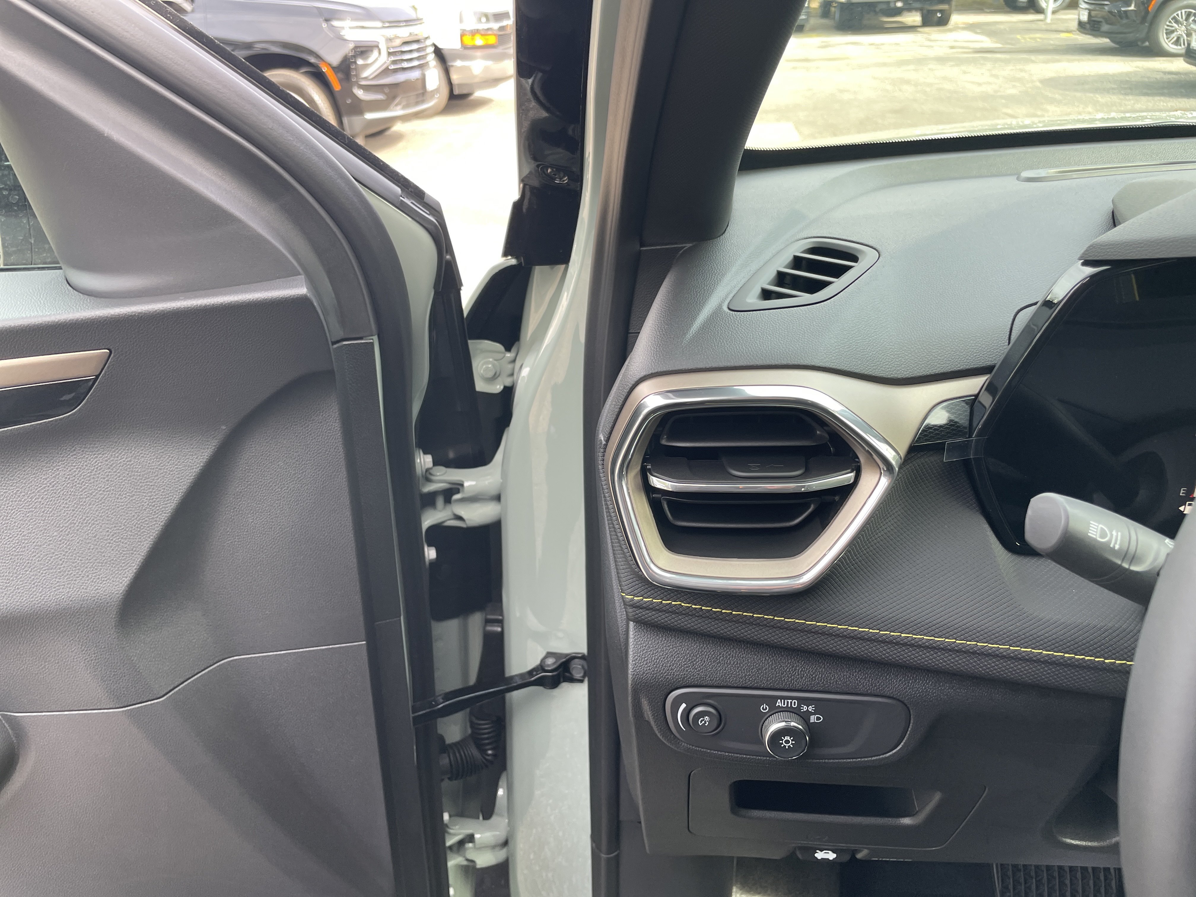 New 2026 Chevrolet TrailBlazer ACTIV w/ Convenience Package AWD/4WD image 19