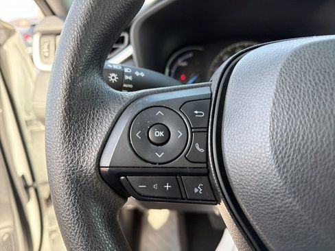Used 2025 Toyota RAV4 XLE AWD/4WD image 19