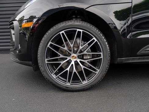Certified 2023 Porsche Macan AWD/4WD image 24