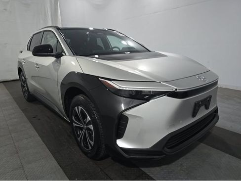 Used 2025 Toyota bZ4X FWD w/ Weather Package image 4