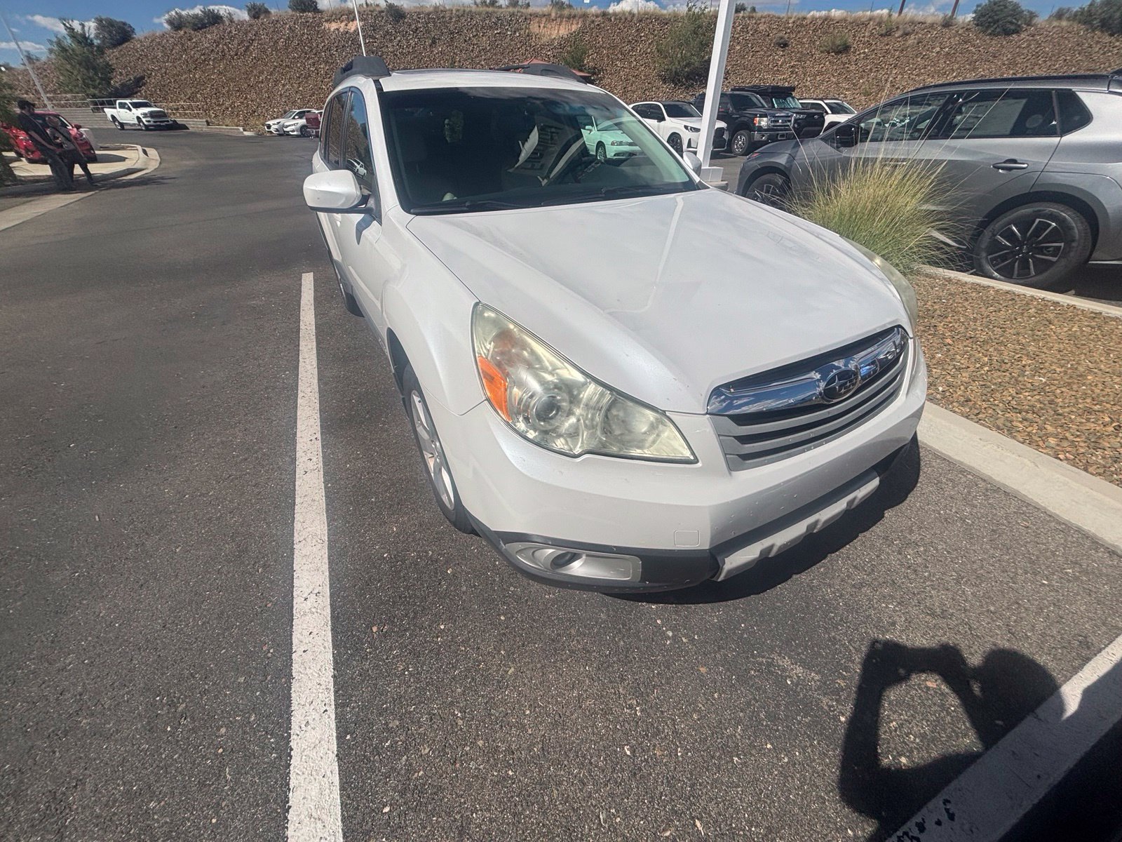 Used 2011 Subaru Outback 3.6R Limited AWD/4WD image 3