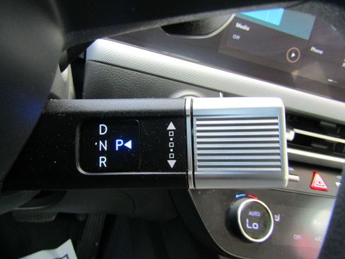 Used 2025 Hyundai Sonata SEL FWD image 19