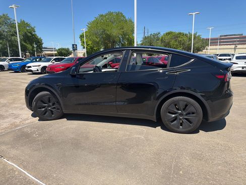 Used 2025 Tesla Model Y Long Range image 7