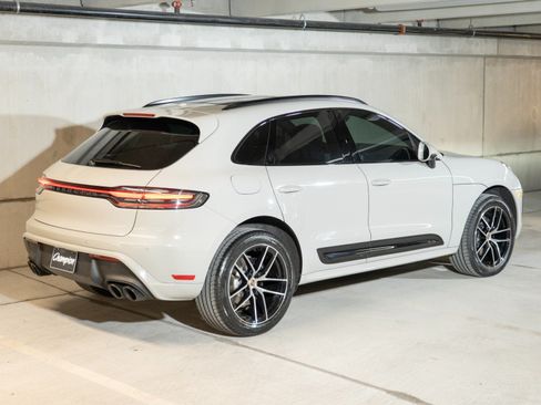 Certified 2024 Porsche Macan AWD/4WD image 9