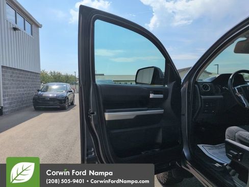Used 2017 Toyota Tundra SR5 w/ SR5 Upgrade Package AWD/4WD image 10