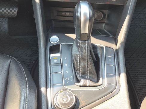 Used 2021 Volkswagen Tiguan SE AWD/4WD image 25