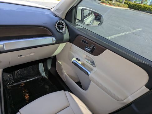 Used 2023 Mercedes-Benz GLB 250 GLB 250 image 16