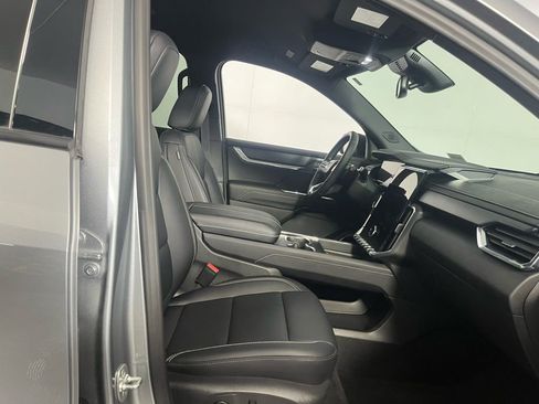 Used 2025 GMC Acadia Elevation w/ Elevation Premium Package image 32