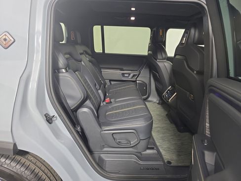 Used 2024 Rivian R1S Adventure AWD/4WD image 21