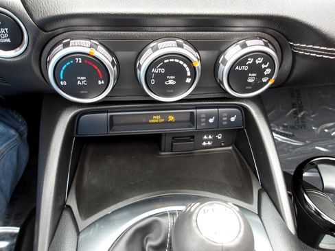 Used 2022 MAZDA MX-5 Miata Grand Touring image 23